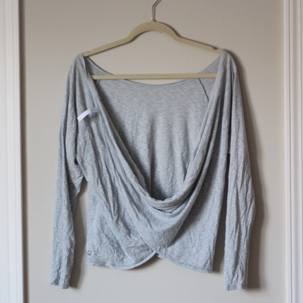 Fabletics Switch Back Tee Small - Picture 3 of 3